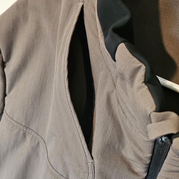 Paskho Minimalist Nylon Performance Puffer Jacket - Size Medium - Picture 5 of 11